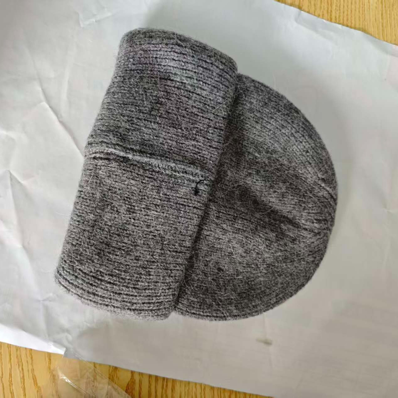 Simpatico Berretto con Ricamo, - Beanie Cuffed Knit recensione e prezzo